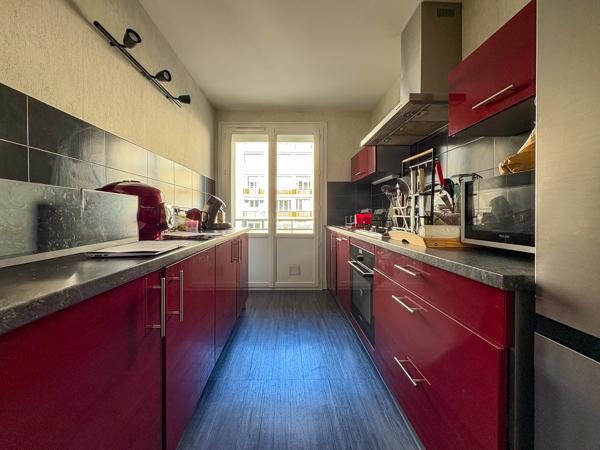 Appartement T3 73m² balcon + garage MONTJUZET