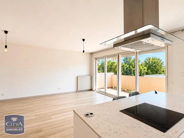 Appartement à louer 4 pièces 95m² Salon-de-Provence (13300)