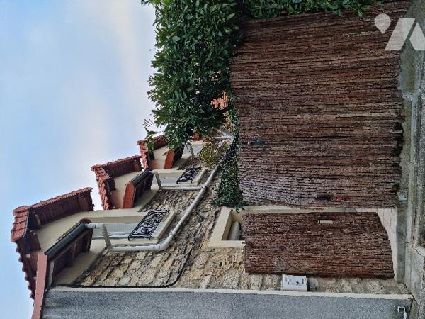 CLAMART. Parc André Malraux. Maison 3 pièces avec terrasse de 25m² en jouissance. Parking en sus.