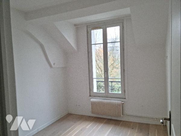 CLAMART. Parc André Malraux. Maison 3 pièces avec terrasse de 25m² en jouissance. Parking en sus.