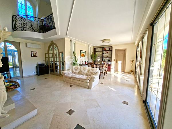 Maison style Mansart