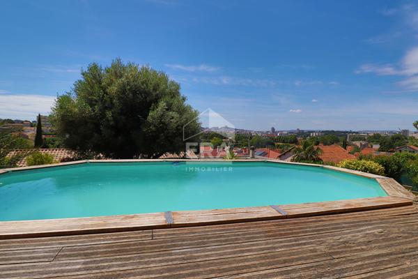 MAISON FAMILIALE - PISCINE - VUE PANORAMIQUE SUR MARSEILLE - TERRAIN 850 M² - SAINT-LOUP