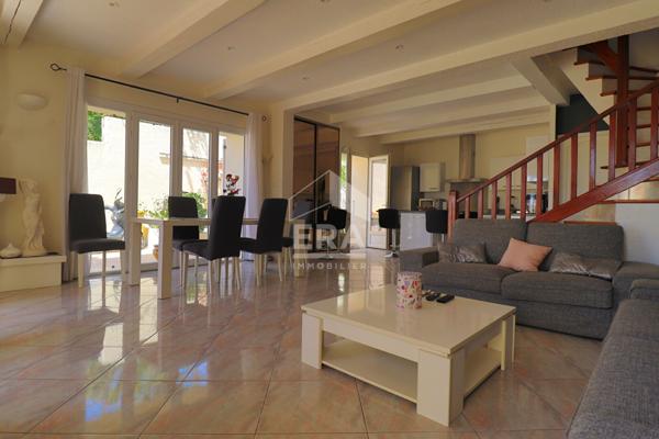 MAISON FAMILIALE - PISCINE - VUE PANORAMIQUE SUR MARSEILLE - TERRAIN 850 M² - SAINT-LOUP