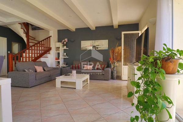 MAISON FAMILIALE - PISCINE - VUE PANORAMIQUE SUR MARSEILLE - TERRAIN 850 M² - SAINT-LOUP