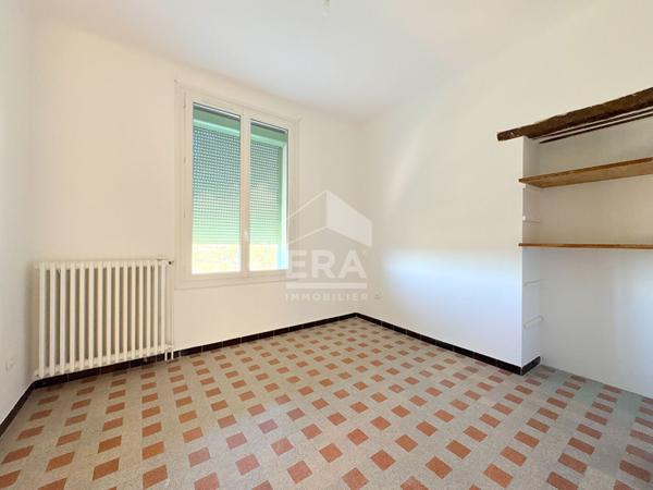 A VENDRE 84240 GRAMBOIS MAISON DE VILLAGE TYPE 4 PIECES D'ENVIRON 95M² AVEC GARAGE, CAVE, TERRASSE ET JARDIN