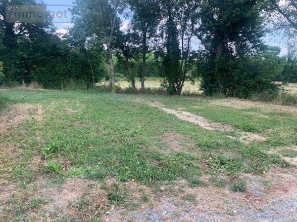 Terrain à Batir à vendre à Saint-Amour-Bellevue en Saône-et-Loire (71570), ref : 13779/862