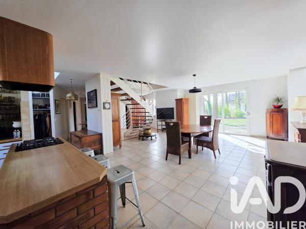 Maison à vendre 8 pièces 219 m² Forges-les-Bains