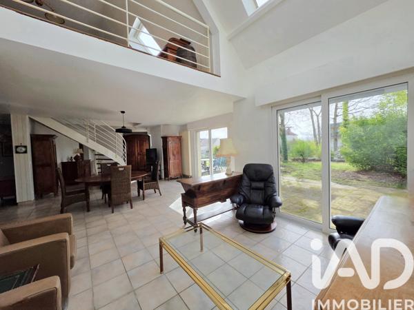 Maison à vendre 8 pièces 219 m² Forges-les-Bains