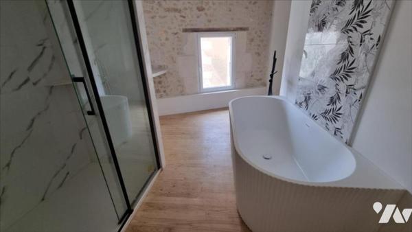 Maison en pierre restaurée