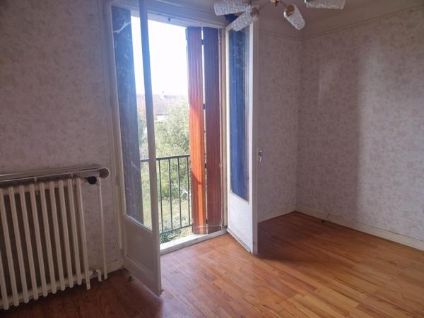 Charmante maison sur sous sol avec terrain,