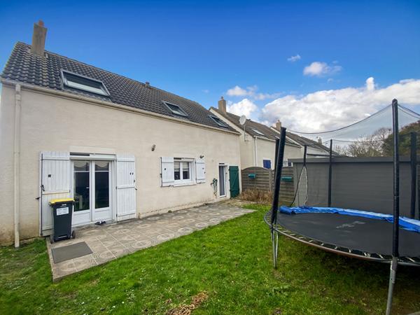 Maison INDIVIDUELLE Vaureal 7 pièces 5 chambres avec terrain