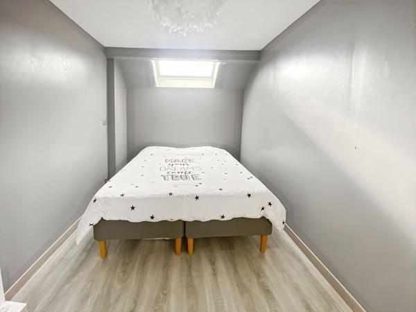 Maison INDIVIDUELLE Vaureal 7 pièces 5 chambres avec terrain