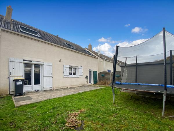 Maison INDIVIDUELLE Vaureal 7 pièces 5 chambres avec terrain