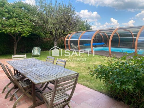 pavillon avec piscine