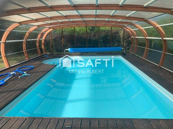 pavillon avec piscine