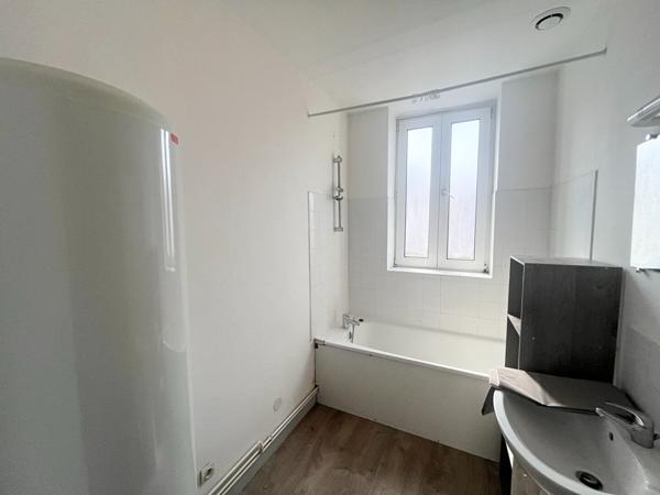 A Louer joli T2 Meublé secteur Théâtre