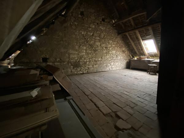 LONGERE de 137 m² habitables