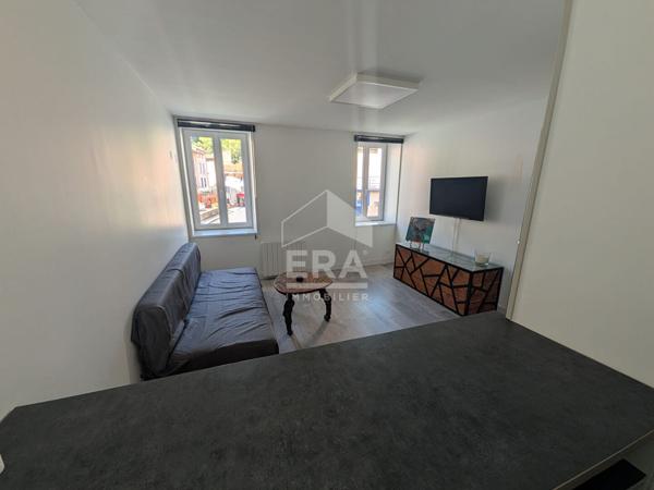 Immeuble avec Local commercial et appartements Tenay