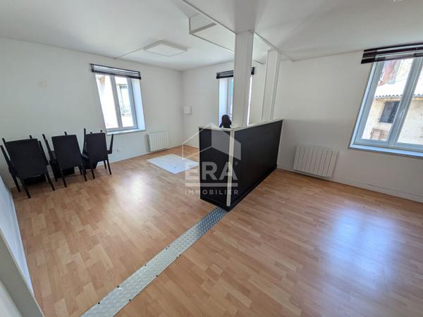 Immeuble avec Local commercial et appartements Tenay