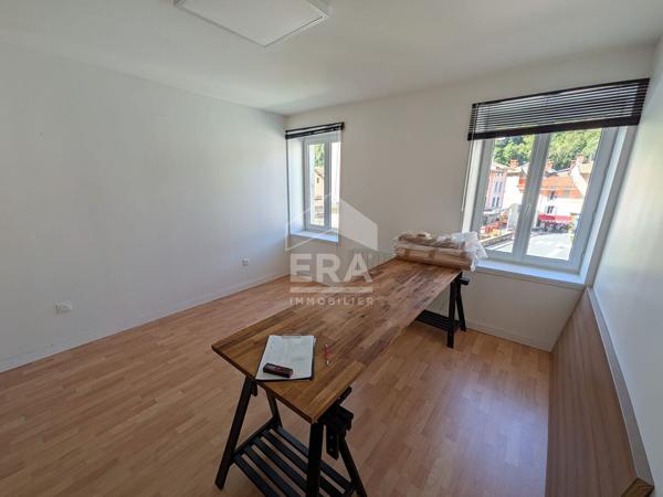 Immeuble avec Local commercial et appartements Tenay