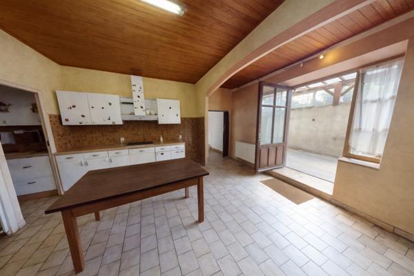 Jolie maison familiale avec volumes, dépendance et grenier aménageable