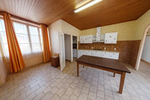 Jolie maison familiale avec volumes, dépendance et grenier aménageable