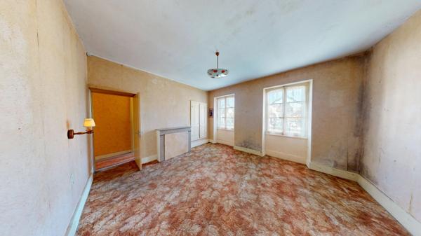 Jolie maison familiale avec volumes, dépendance et grenier aménageable