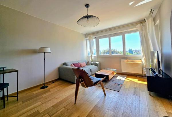 3 PIECES AVEC  BALCON