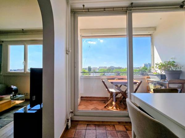 3 PIECES AVEC  BALCON