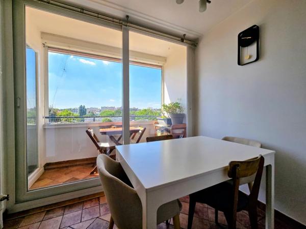 3 PIECES AVEC  BALCON