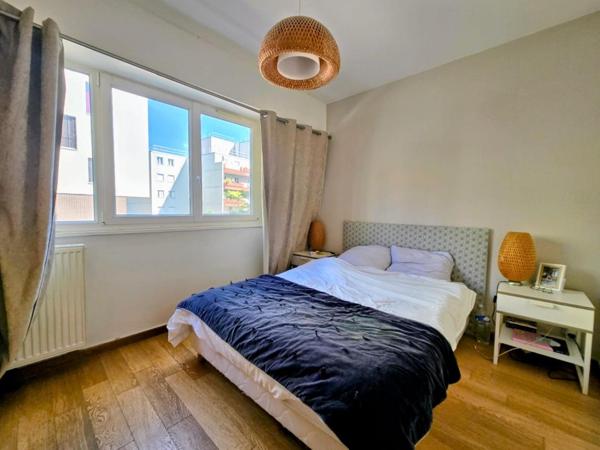 3 PIECES AVEC  BALCON