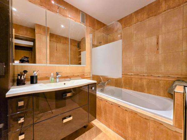 3 PIECES AVEC  BALCON