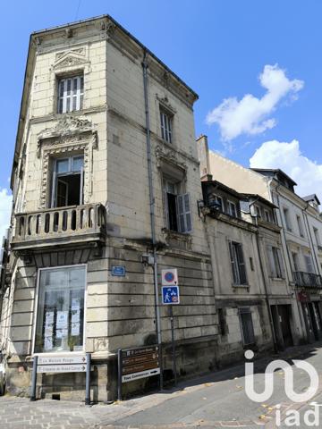 Immeuble à vendre 378 m² Chinon