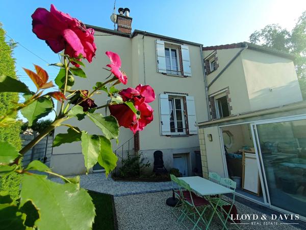 MAISON SENONAISE 3 CHAMBRES AVEC JARDIN