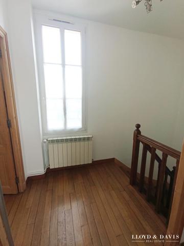 MAISON SENONAISE 3 CHAMBRES AVEC JARDIN