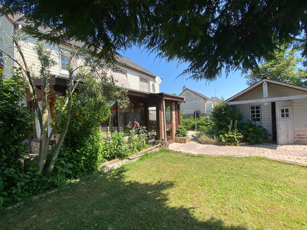 MAISON DE 8 PIECES AVEC UNE DEPENDANCE DE 204 M² Martigne sur mayenne MAISON DE 8 PIECES AVEC UNE DEPENDANCE DE 204 M² Martigne sur mayenne
