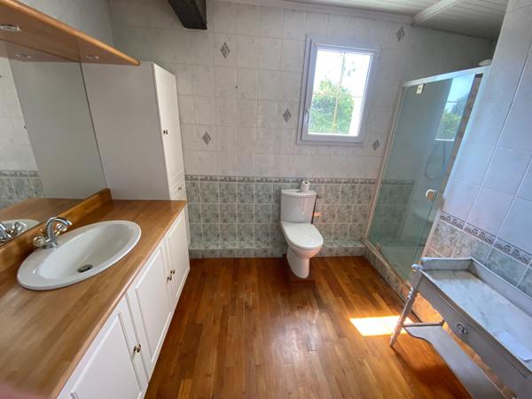 MAISON DE 8 PIECES AVEC UNE DEPENDANCE DE 204 M² Martigne sur mayenne MAISON DE 8 PIECES AVEC UNE DEPENDANCE DE 204 M² Martigne sur mayenne