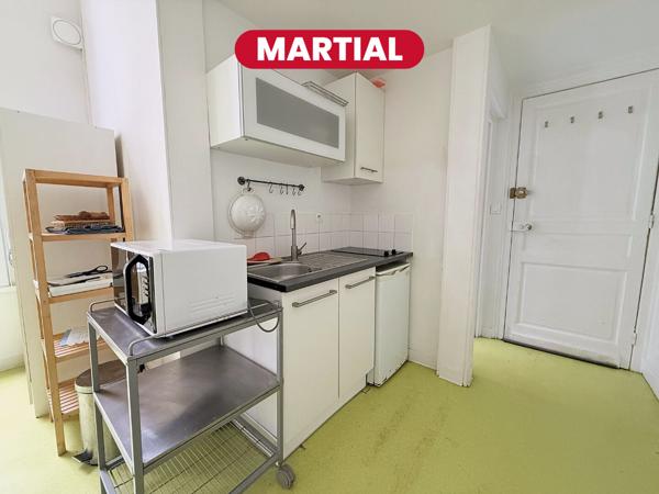 MARTIAL - Studio avec mezzanine - 27 m2 -  République
