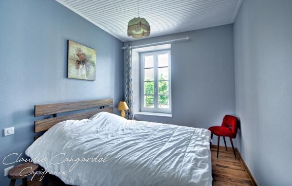 Propriété de charme en bord de rivière, avec activité de gîte Les HERBIERS (85)