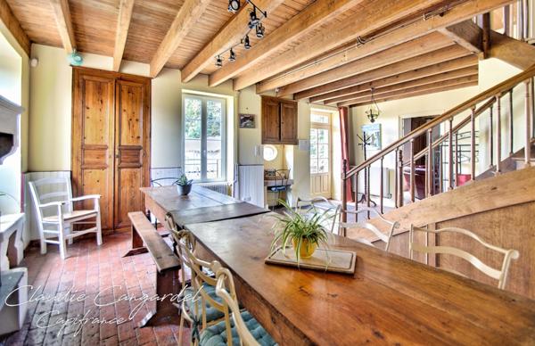 Propriété de charme en bord de rivière, avec activité de gîte Les HERBIERS (85)