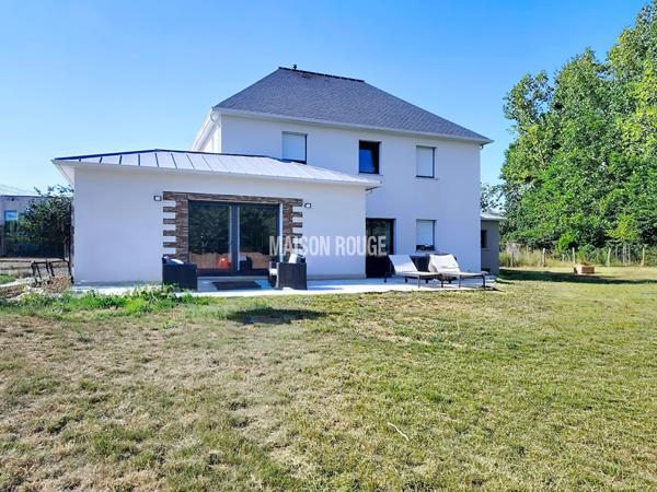RARE À COMBOURG ! Maison contemporaine de 190 m² 5 chambres Terrain de 2 000 m² DPE A