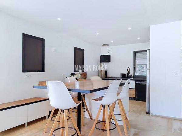 RARE À COMBOURG ! Maison contemporaine de 190 m² 5 chambres Terrain de 2 000 m² DPE A