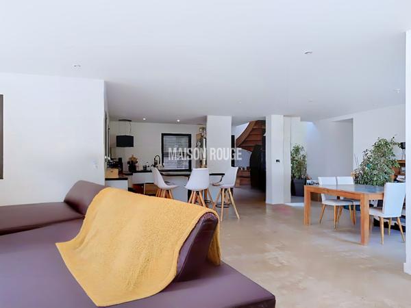 RARE À COMBOURG ! Maison contemporaine de 190 m² 5 chambres Terrain de 2 000 m² DPE A