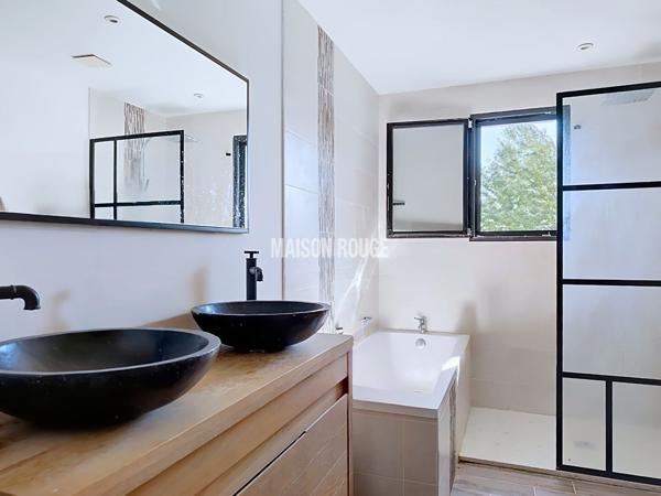 RARE À COMBOURG ! Maison contemporaine de 190 m² 5 chambres Terrain de 2 000 m² DPE A