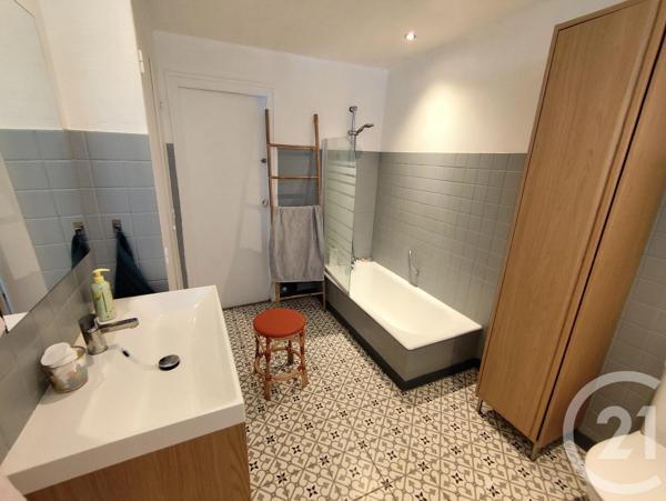 Maison à vendre  6 pièces - 135,30 m 2   LA CHATRE  - 36