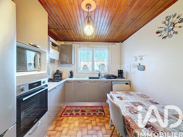 Maison à vendre 5 pièces 93 m² Saint-Quentin-Fallavier