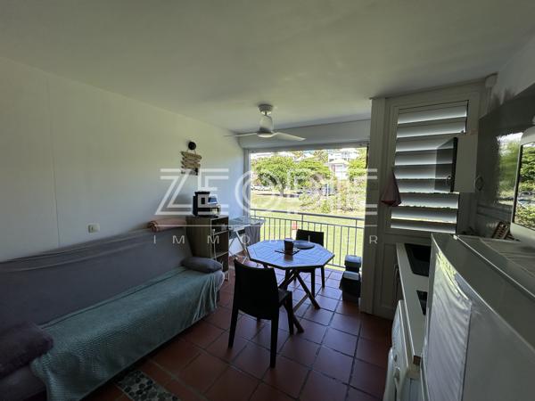 Exclusivité ZEOPIE Immobilier : Studio meublé Anse des Rochers à SAINT-FRANCOIS.