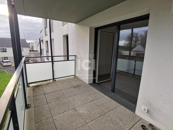 Appartement T2 de 43.13 m² avec balcon + stationnement - Centre ville TREILLIERES