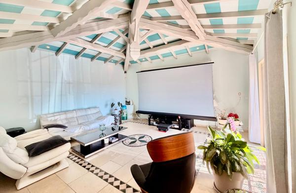 AU CALME DANS UN ENVIRONNEMENT NATURE PROCHE DES DENTELLES