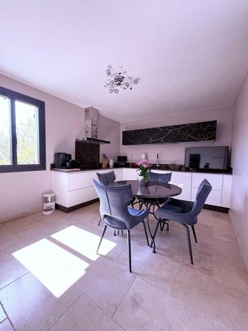 AU CALME DANS UN ENVIRONNEMENT NATURE PROCHE DES DENTELLES